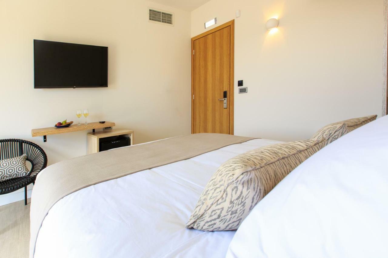 180 South Seaside Hotel Thermisía エクステリア 写真